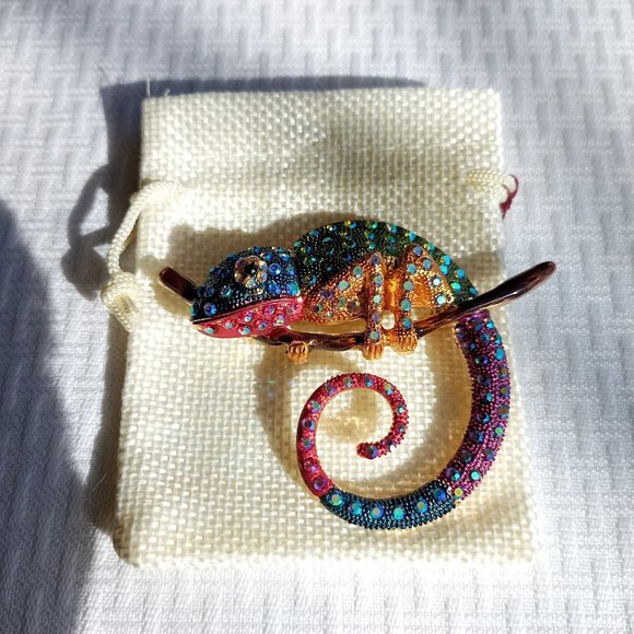 Rainbow Chamelion Lizard Rhinestone Pin Broach - Picture 4 of 5